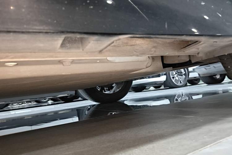 Used XPeng P5 2022 550P Left Side Sill