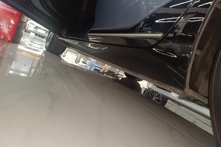 Used XPeng P5 2022 550E Left Side Sill