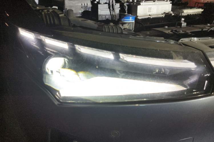 Used XPeng P5 2022 460E+ Right Front Headlight