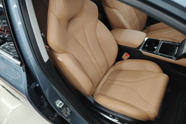 Used XPeng P5 2022 550P Right Front Seat