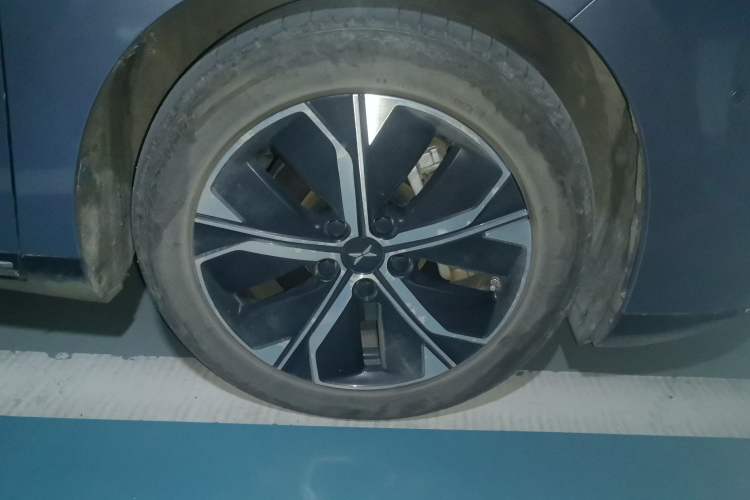 Used XPeng P5 2022 460E Right Front Wheel Hub