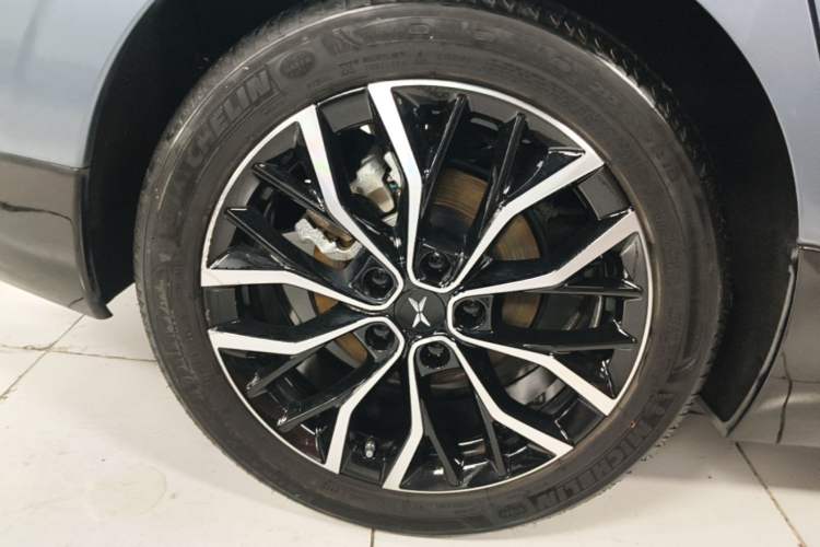 Used XPeng P5 2022 460E+ Right Rear Wheel Hub