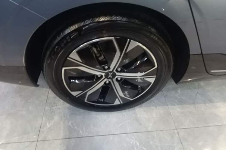 Used XPeng P5 2022 600P Right Rear Wheel Hub