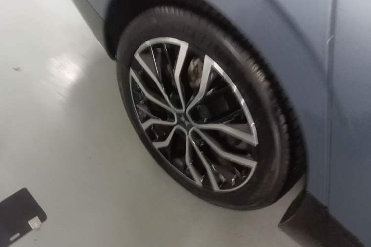 Used XPeng P5 2022 550E Right Rear Wheel Hub