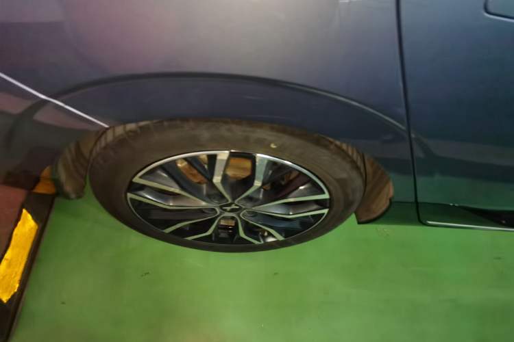 Used XPeng P5 2022 460E Right Rear Wheel Hub