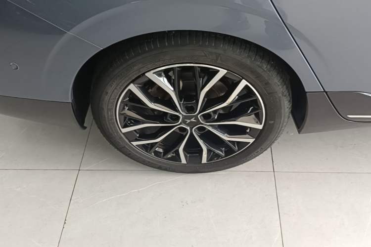 Used XPeng P5 2022 460E+ Right Rear Wheel Hub