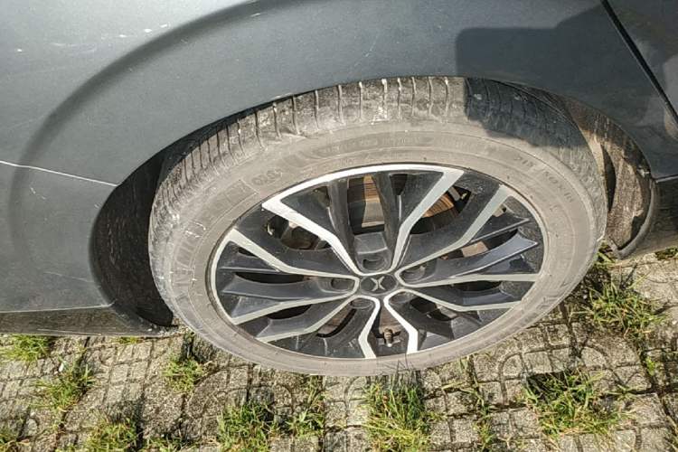 Used XPeng P5 2022 460E+ Right Rear Wheel Hub