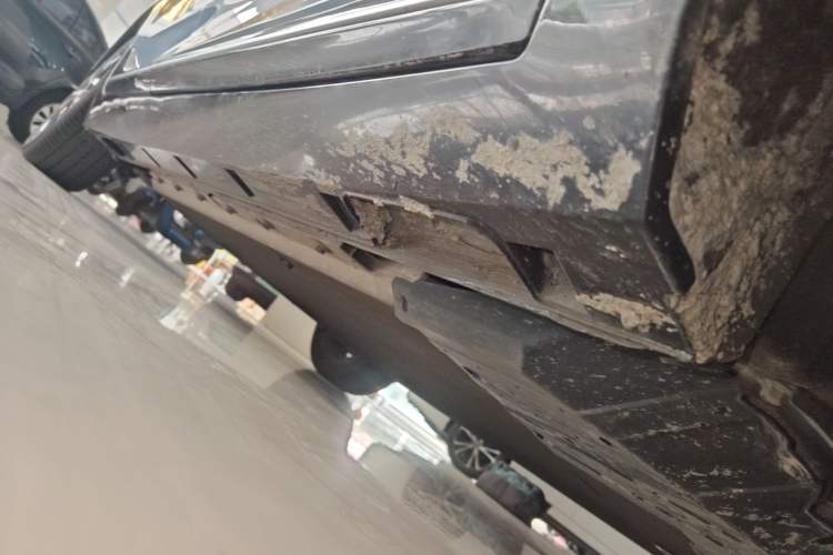 Used XPeng P5 2022 550E Right Side Sill