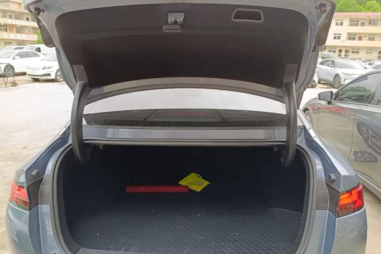 Used XPeng P5 2022 600P Trunk