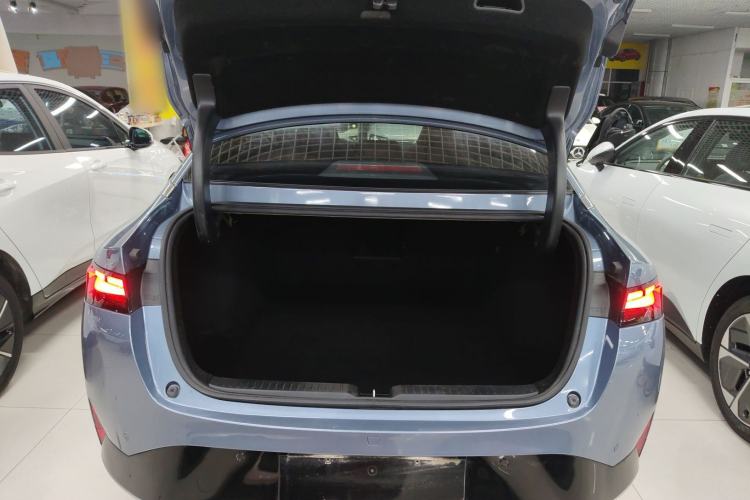 Used XPeng P5 2022 460E+ Trunk