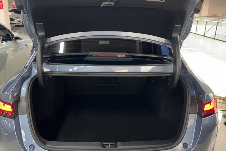 Used XPeng P5 2022 550E Trunk