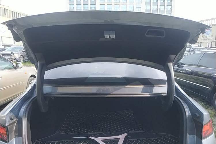 Used XPeng P5 2022 460E+ Trunk