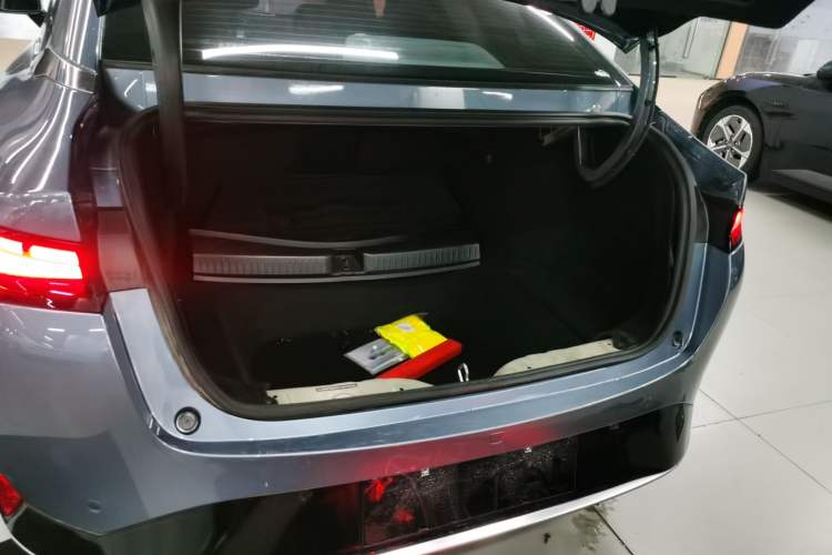 Used XPeng P5 2022 460E+ Trunk