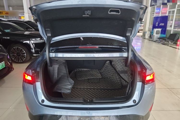 Used XPeng P5 2022 460E+ Trunk