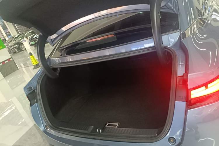 Used XPeng P5 2022 550E Trunk