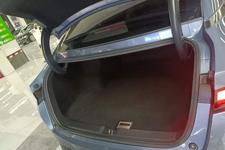 Used XPeng P5 2022 550E Trunk