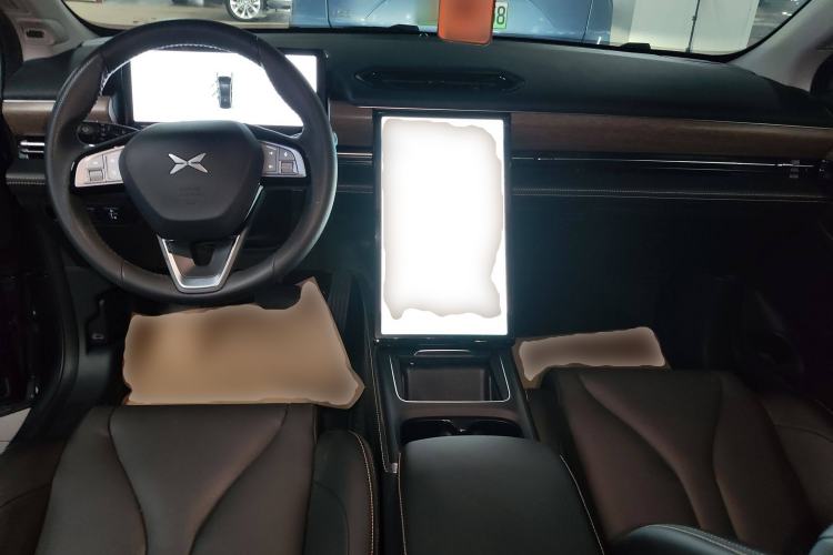 Used XPeng P5 2022 550P Center Console