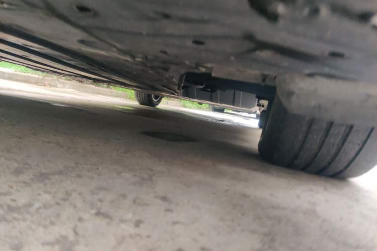 Used XPeng P5 2022 550P Chassis Front Left
