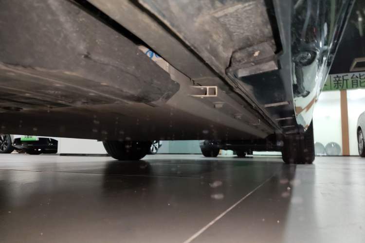 Used XPeng P5 2022 550P Left Side Sill
