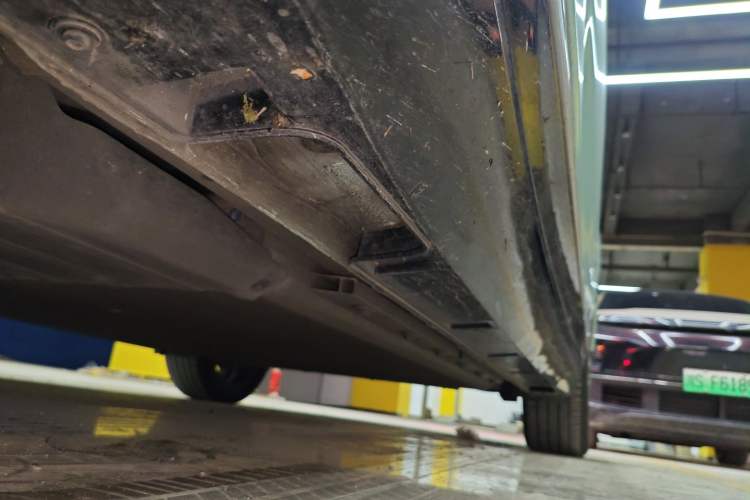 Used XPeng P5 2022 550E Left Side Sill
