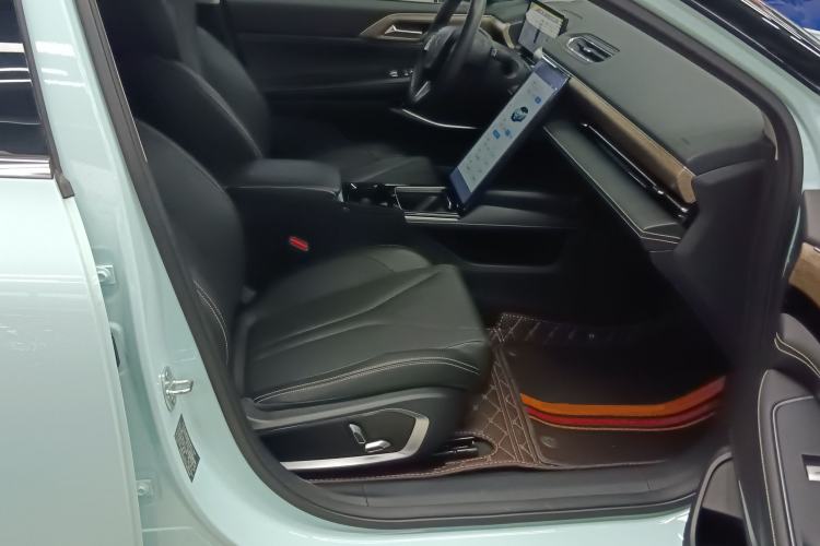 Used XPeng P5 2022 550E Right Front Seat