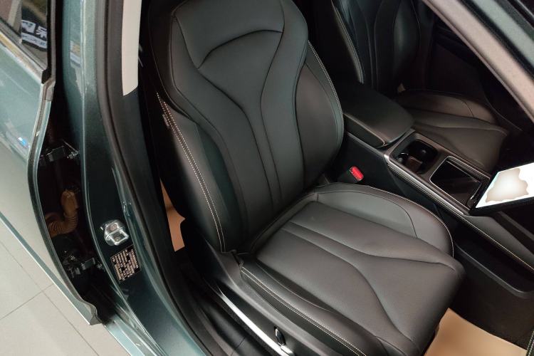 Used XPeng P5 2022 550P Right Front Seat