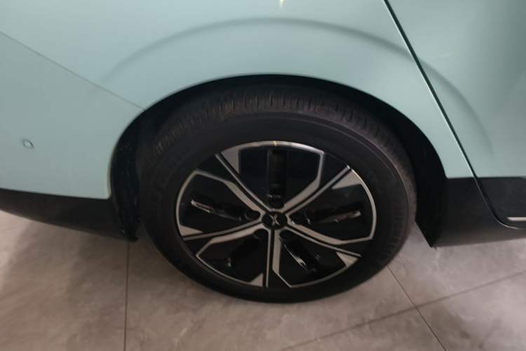 Used XPeng P5 2022 550E Right Rear Wheel Hub