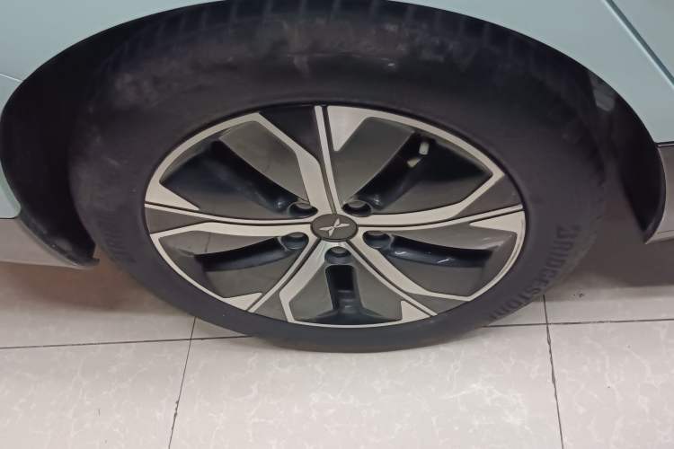 Used XPeng P5 2022 550E Right Rear Wheel Hub