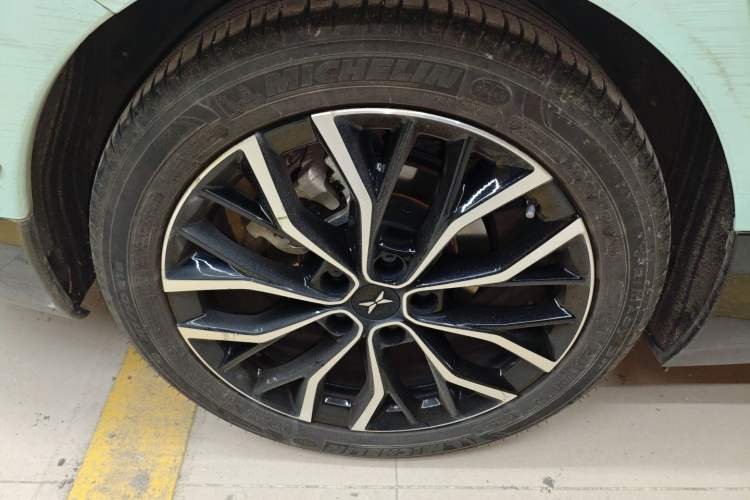 Used XPeng P5 2022 550E Right Rear Wheel Hub