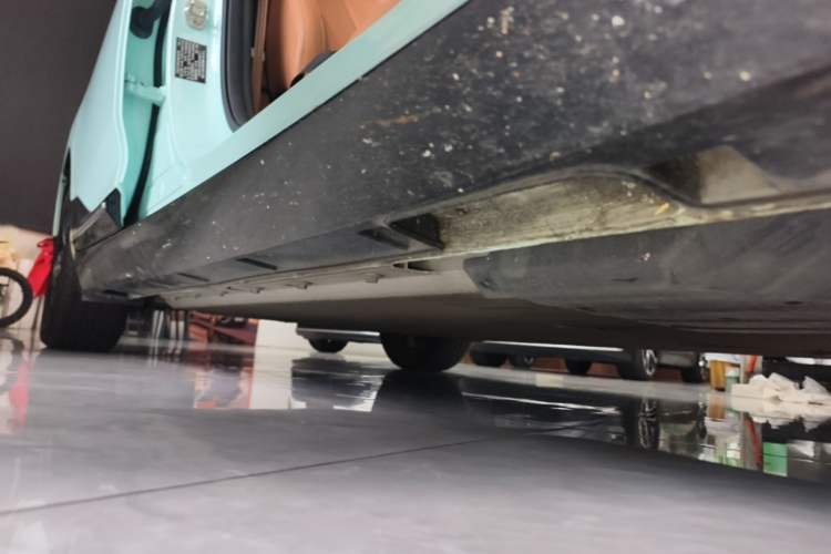 Used XPeng P5 2022 550E Right Side Sill