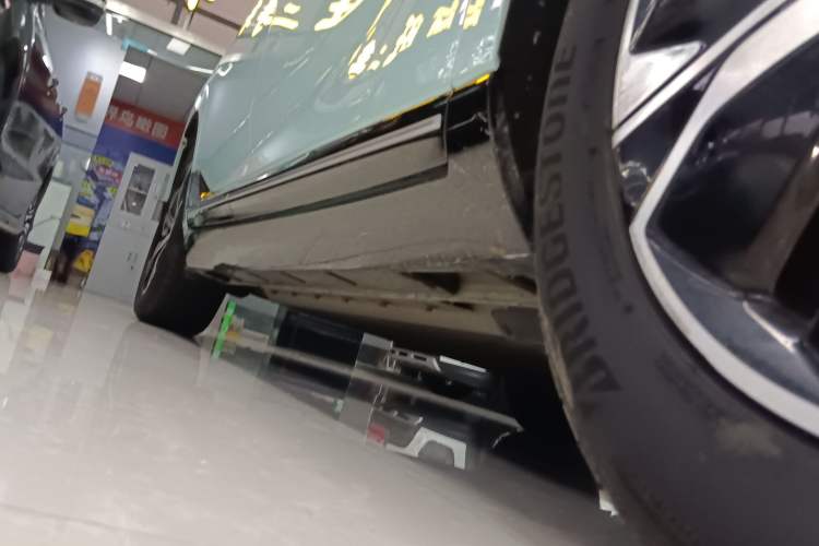 Used XPeng P5 2022 550E Right Side Sill