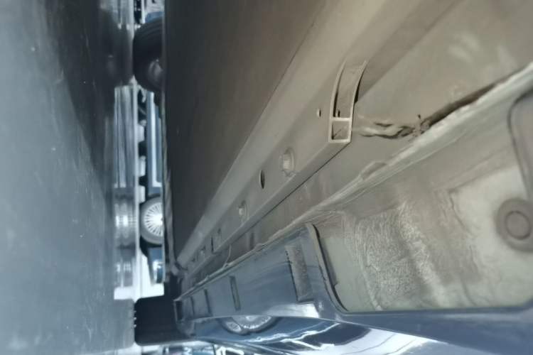 Used XPeng P5 2022 550E Right Side Sill