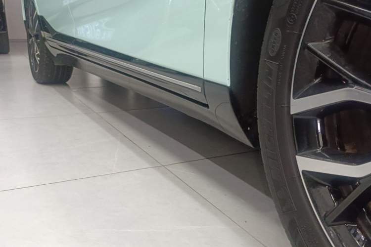 Used XPeng P5 2022 460E+ Right Side Sill