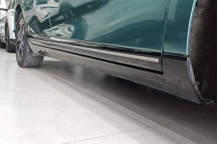 Used XPeng P5 2022 550E Right Side Sill