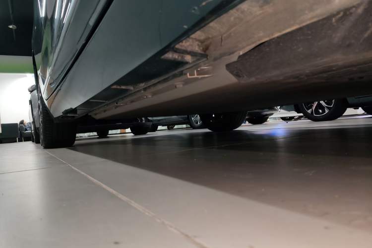 Used XPeng P5 2022 550P Right Side Sill