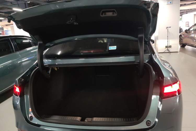 Used XPeng P5 2022 550P Trunk