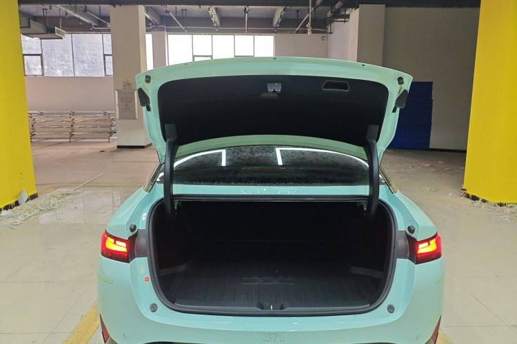 Used XPeng P5 2022 550E Trunk