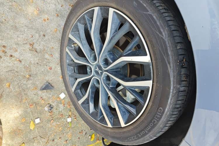 Used XPeng P5 2022 550P Right Front Wheel Hub