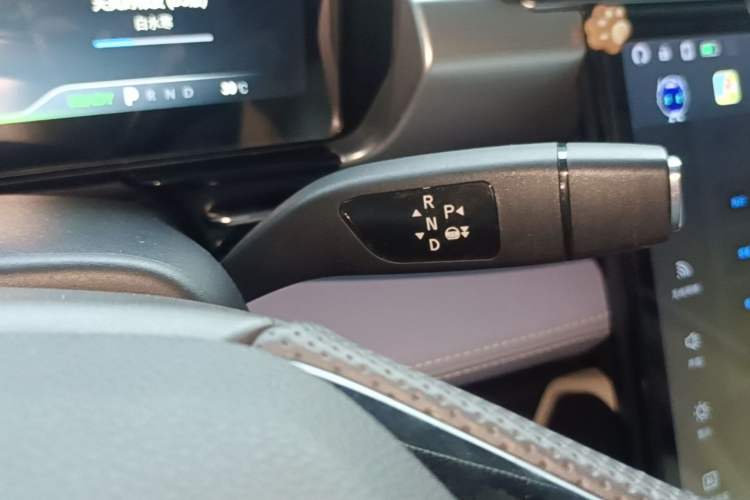Used XPeng P5 2022 460E Gear Lever