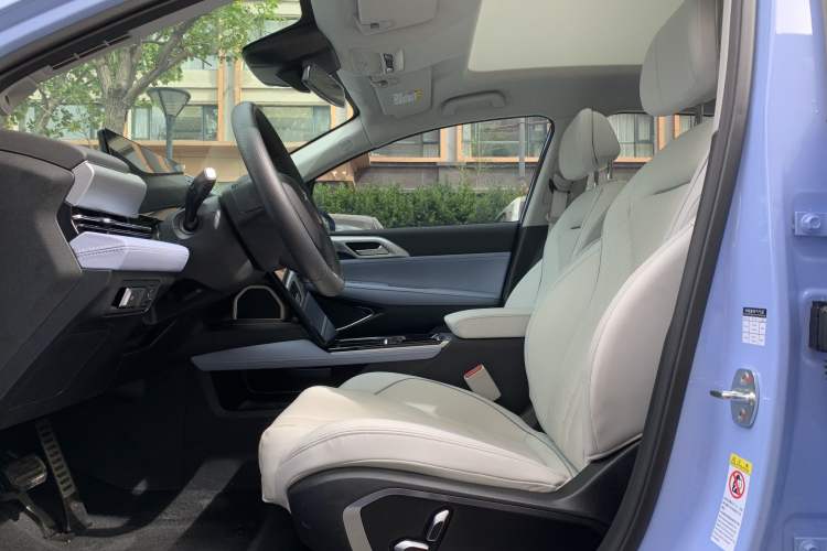 Used XPeng P5 2022 600P Interior 5