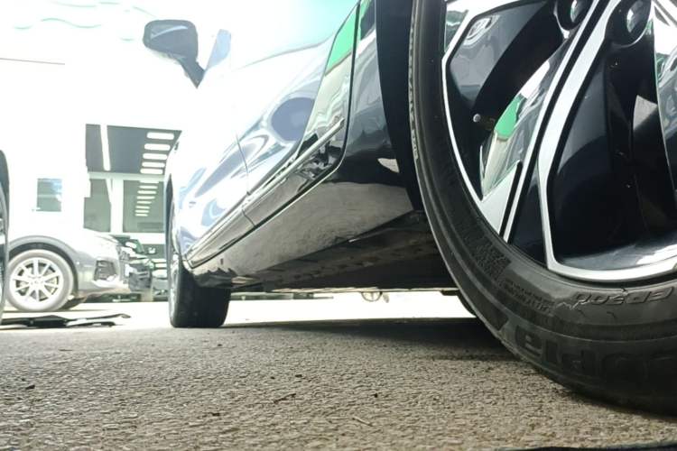 Used XPeng P5 2022 460E Left Side Sill