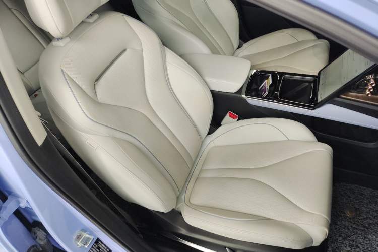 Used XPeng P5 2022 550E Right Front Seat