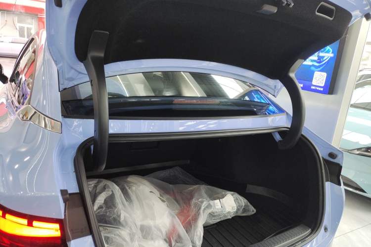 Used XPeng P5 2022 550E Trunk