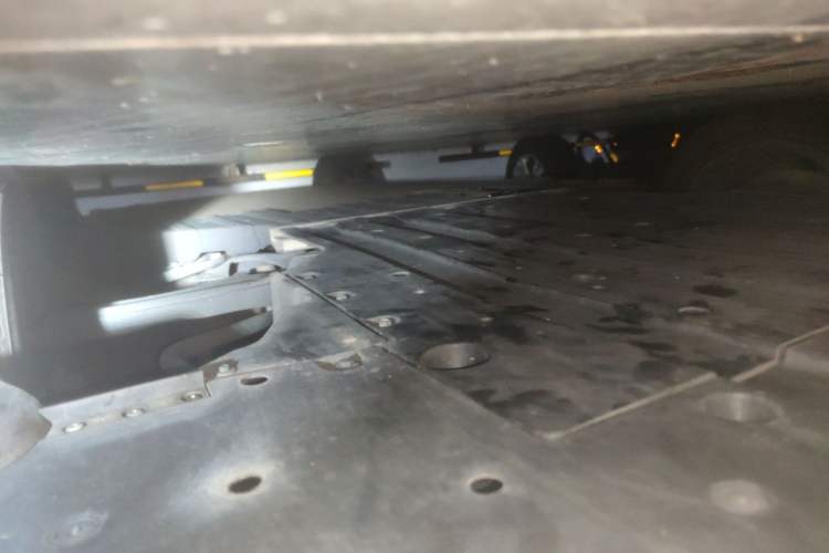 Used XPeng P5 2022 550E Chassis Front Left