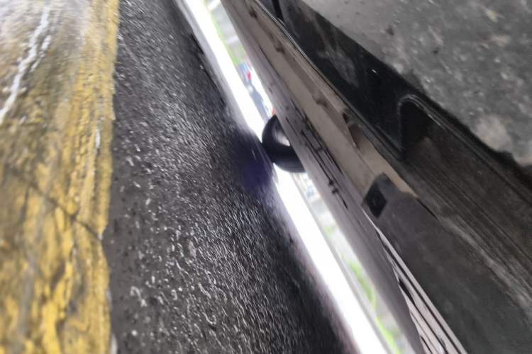 Used XPeng P5 2022 550E Chassis Front Right