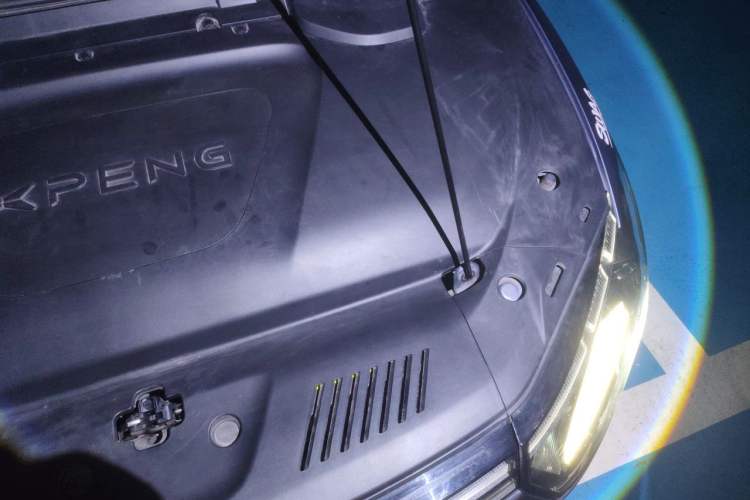 Used XPeng P5 2022 460E+ Engine Bay Left