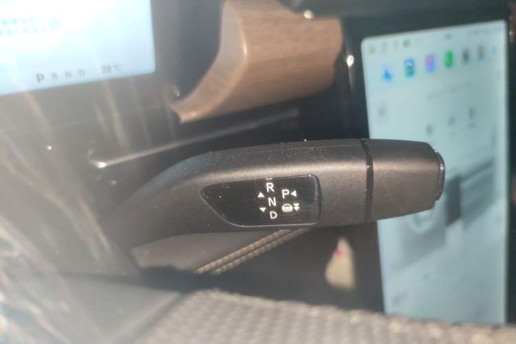 Used XPeng P5 2022 550E Gear Lever