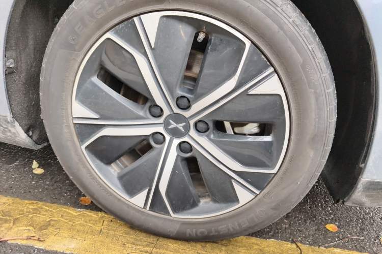 Used XPeng P5 2022 550E Right Front Wheel Hub