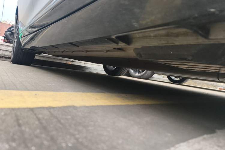 Used XPeng P5 2022 460E+ Right Side Sill
