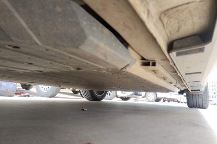 Used XPeng P5 2022 550E Chassis Front Left